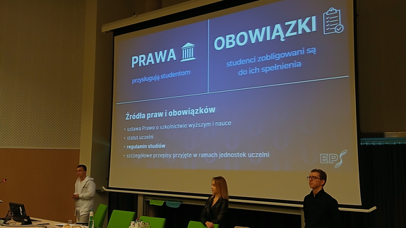 Zdjęcie ze szkolenia z praw i obowiązków studenta na Wydziale Stosunków Międzynarodowych UwB